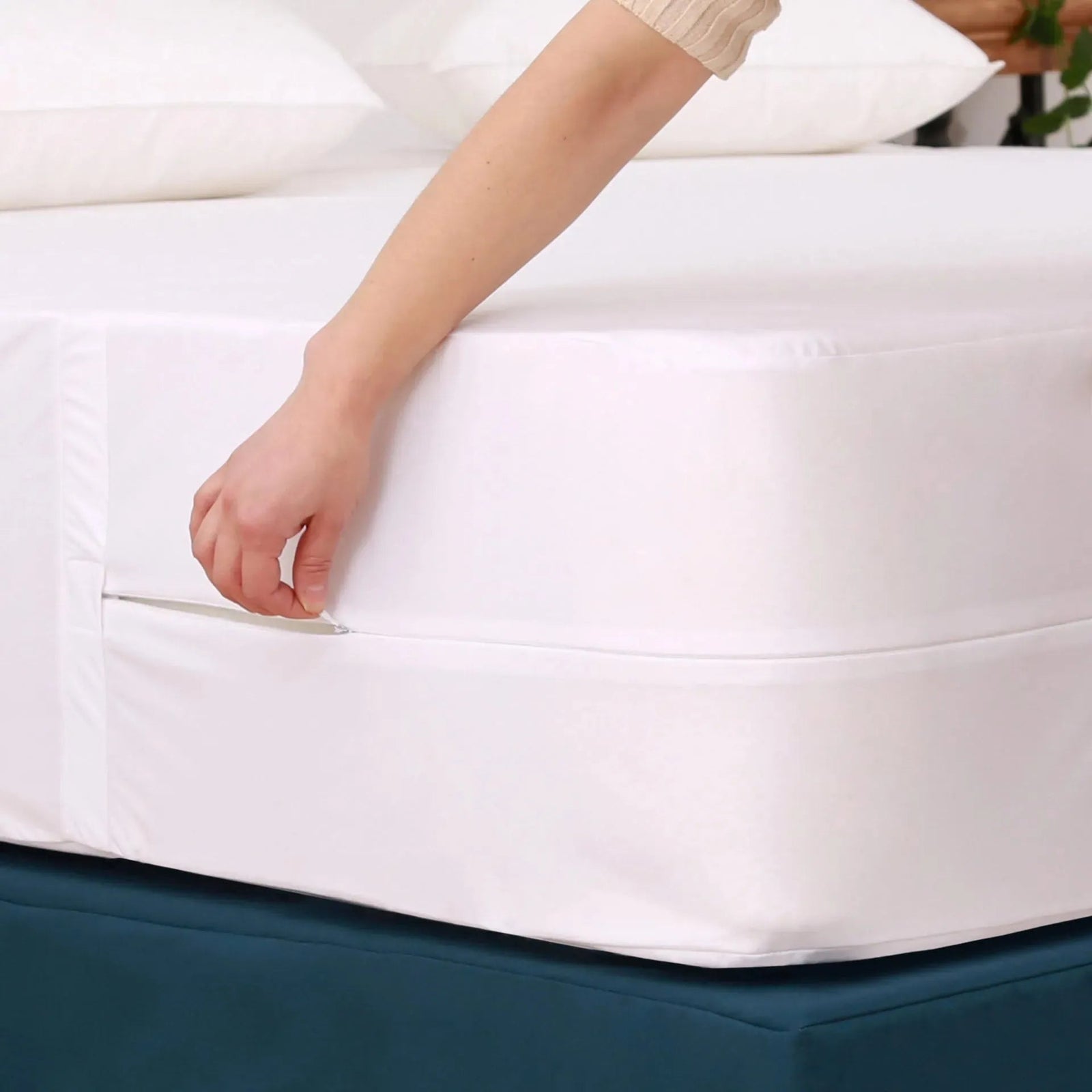 BPT mattress encasement zipper and closure detail